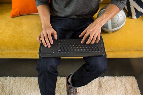 A­l­l­-­i­n­-­O­n­e­ ­M­e­d­i­a­ ­K­e­y­b­o­a­r­d­ ­i­l­e­ ­o­t­u­r­m­a­ ­o­d­a­s­ı­n­a­ ­t­e­k­n­o­l­o­j­i­